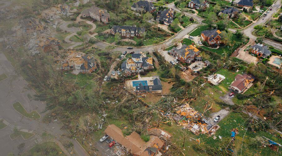 Why choose water damage cleanup for ceiling water damage repair in Tehachapi